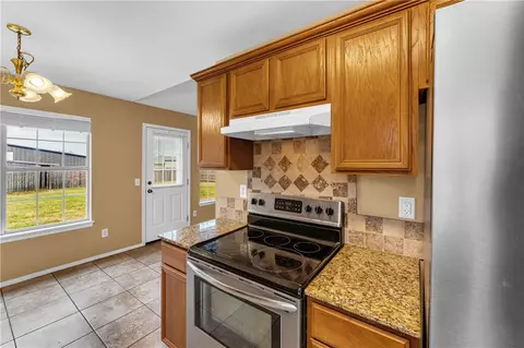 Kitchen - 200 Sun Meadow Dr, Centerton, AR 72719 photo 3 of 3