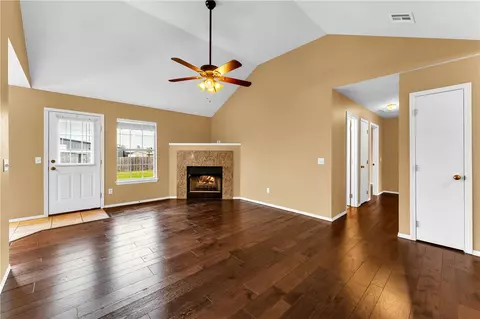 Living - 200 Sun Meadow Dr, Centerton, AR 72719 photo 2 of 4