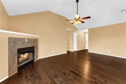 Living - 200 Sun Meadow Dr, Centerton, AR 72719 photo 3 of 4