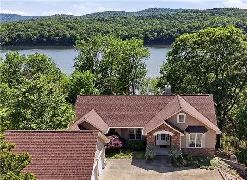 21 White River Ln, Holiday Island, AR 72631