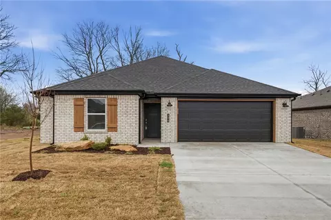 306 Cattleman Ln, Siloam Springs, AR 72761