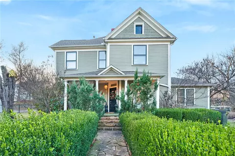 501 N Walnut Ave, Fayetteville, AR 72701