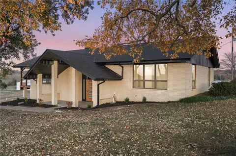 20570 Highway 62, Garfield, AR 72732