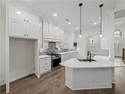 Kitchen - 1811 Bluestem Dr, Centerton, AR 72719 photo 1 of 5