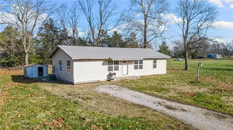 209 E Hutchings St, Fairview, MO 64842