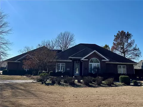 2721 S Laurel Crossing Cir, Rogers, AR 72758