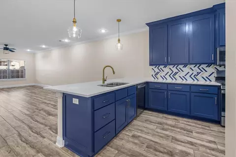 2821 W Persimmon St, Rogers, AR 72756
