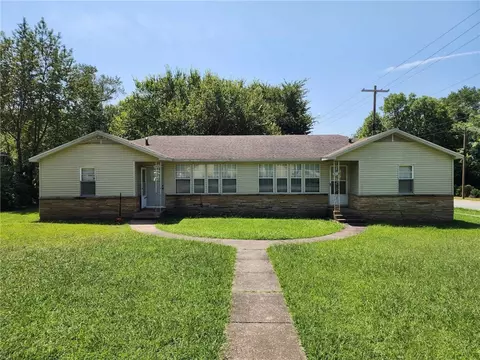 2371 W 2375 W Holly St, Fayetteville, AR 72703