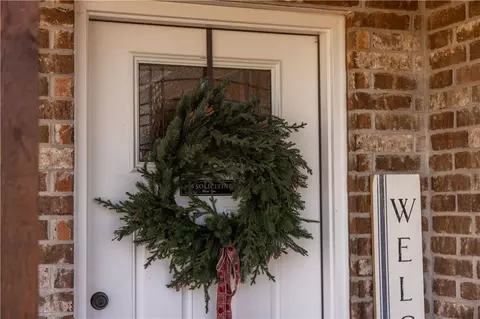204 Oak Ave, Gentry, AR 72734 photo 2