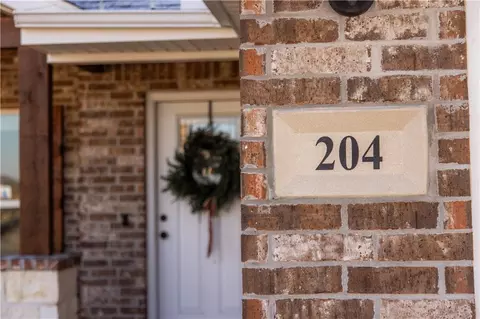 204 Oak Ave, Gentry, AR 72734 photo 3