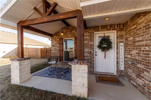 204 Oak Ave, Gentry, AR 72734 photo 4