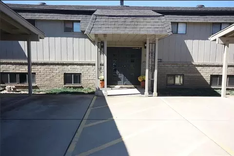 16841 Heritage Bay Rd #E4, Rogers, AR 72756