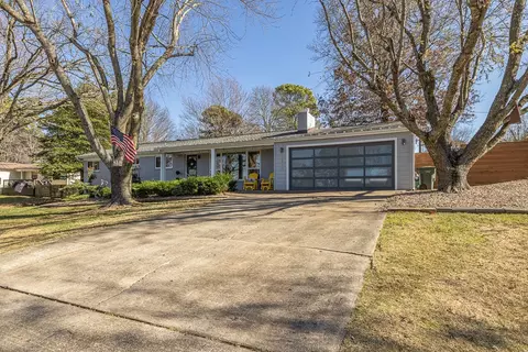 1220 W Ridgeway Dr, Fayetteville, AR 72701
