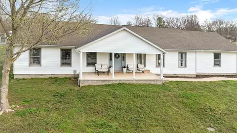 7940 Locust St, Seligman, MO 65745