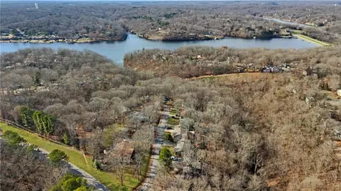 4 Cummings Ln, Bella Vista, AR 72715