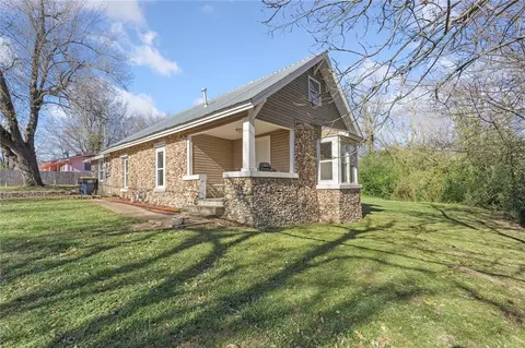 627 S Sherman Ave, Harrison, AR 72601