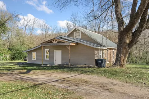 Exterior - 627 S Sherman Ave, Harrison, AR 72601 photo 3 of 5