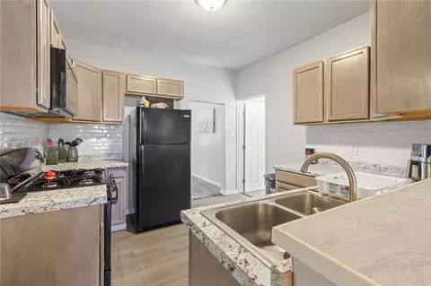 Kitchen - 627 S Sherman Ave, Harrison, AR 72601 photo 4 of 4