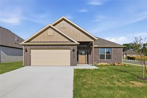 2301 N Lexington St, Siloam Springs, AR 72761