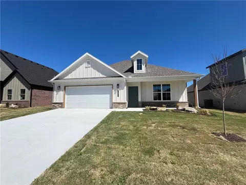 2305 Lexington St, Siloam Springs, AR 72761
