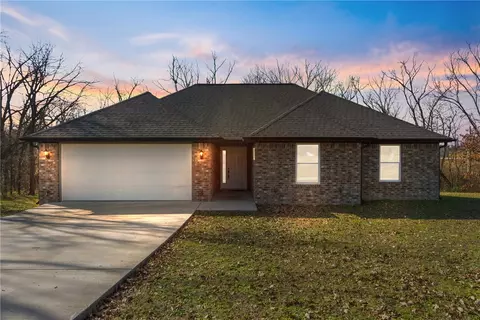 16 Dugan Cir, Bella Vista, AR 72715