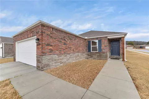 5528 Steamboat Ave, Springdale, AR 72764