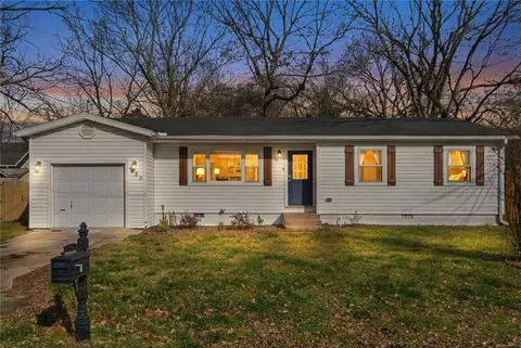 220 W Parks St, Prairie Grove, AR 72753