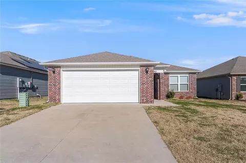 980 E Starling St, Fayetteville, AR 72701