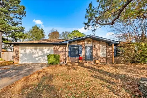 2314 Woodlark Ln, Fayetteville, AR 72704