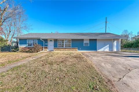503 12th St, Rogers, AR 72756