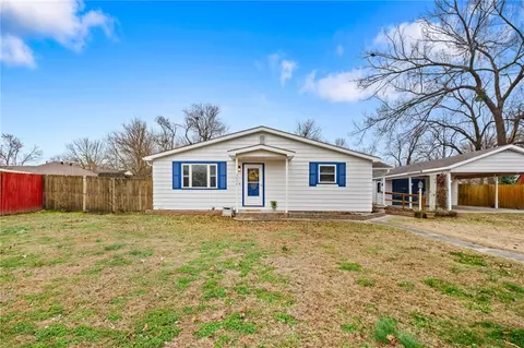 307 Commercial St, Prairie Grove, AR 72753