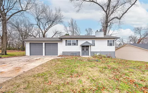 1103 NW 10th St, Bentonville, AR 72712