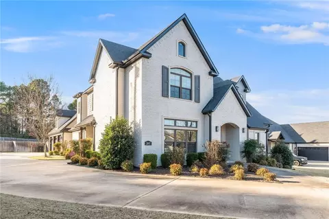 2897 N Chapel View Dr, Fayetteville, AR 72703