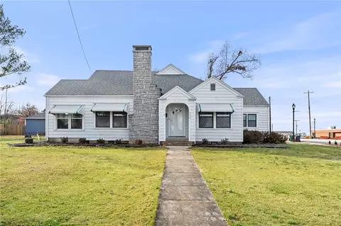 400 S 6th St, Rogers, AR 72756