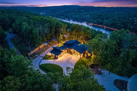 15903 Hawks Landing Dr, Rogers, AR 72756