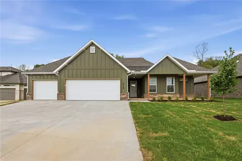 1301 Bunker Dr, Pea Ridge, AR 72751