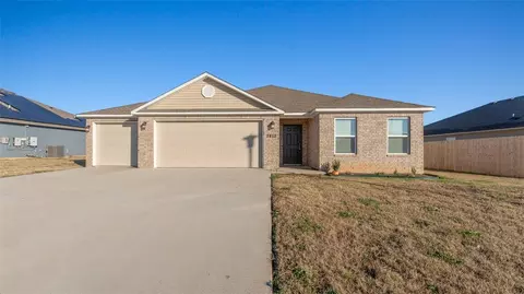 2812 Reynolds St, Pea Ridge, AR 72751