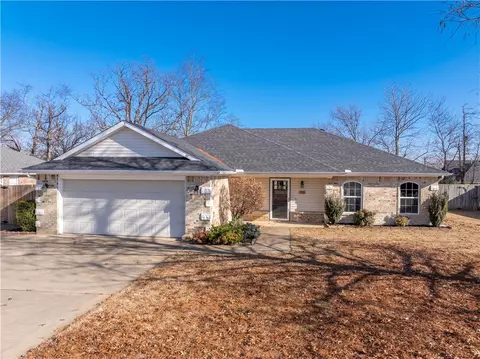 710 Walnut Ridge St, Centerton, AR 72719