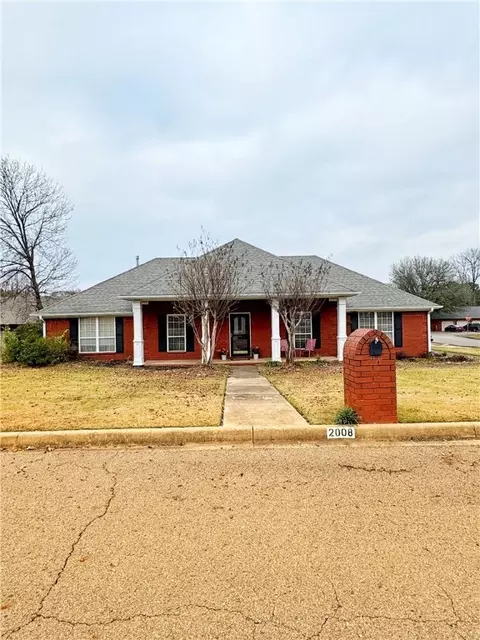 2008 W 8th St, Russellville, AR 72801