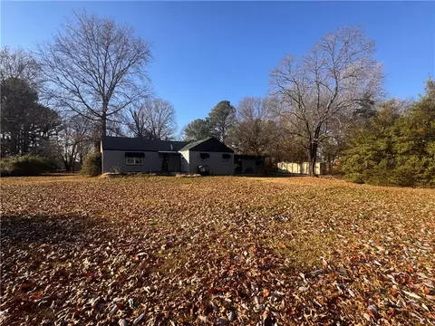 1890 Mount Olive St, Siloam Springs, AR 72761