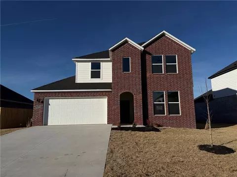 2340 Longfellow Dr, Bentonville, AR 72713