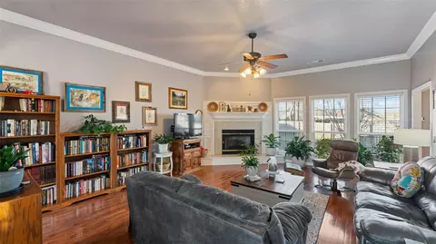 Living - 738 Buckhead Ave, Springdale, AR 72764 photo 2 of 2