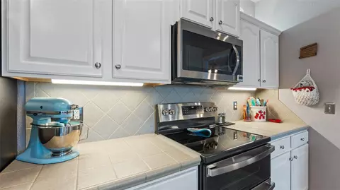 Kitchen - 738 Buckhead Ave, Springdale, AR 72764 photo 2 of 2