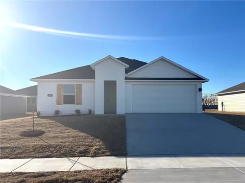 560 Mac St, Prairie Grove, AR 72753