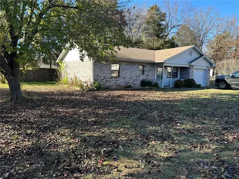 1505 N Oswego, Russellville, AR 72801