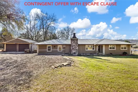 2075 Center Valley Rd, Russellville, AR 72802