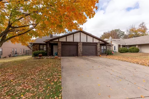 600602 N 37th St, Rogers, AR 72756