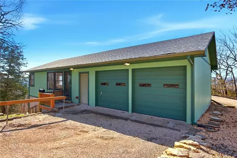 70 Pleasant Ridge Dr, Holiday Island, AR 72631