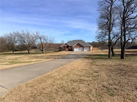 335 Ravenwood Rd, Siloam Springs, AR 72761