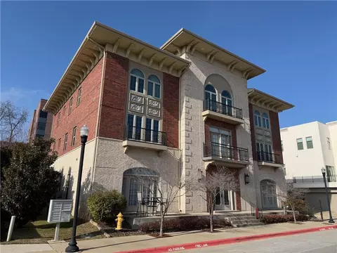 212 SE A St #212, Bentonville, AR 72712
